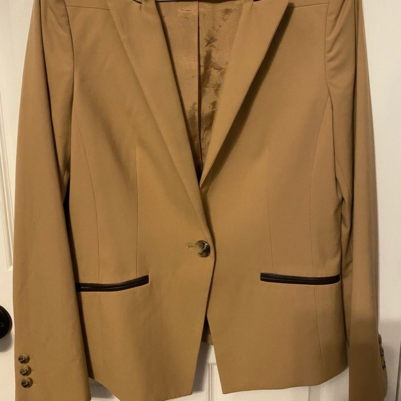 Tan blazer with beautiful leather detail - Picture 2 of 4